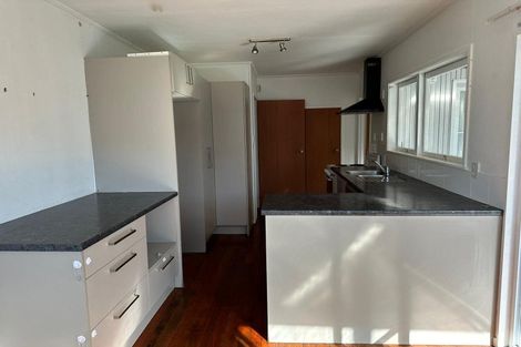 Photo of property in 89 Gossamer Drive, Pakuranga Heights, Auckland, 2010