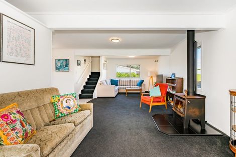 Photo of property in 14 Goldie Place, Waikanae Beach, Waikanae, 5036