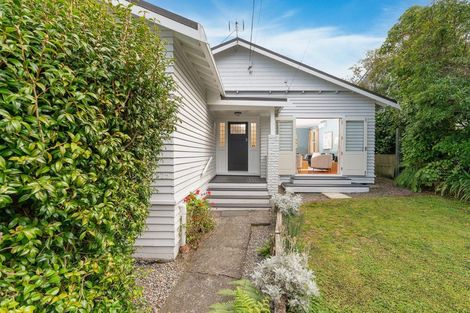 Photo of property in 25 Omar Street, Khandallah, Wellington, 6035