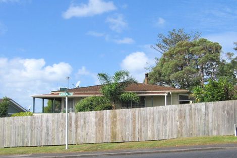 Photo of property in 16 Solar Road, Glen Eden, Auckland, 0602