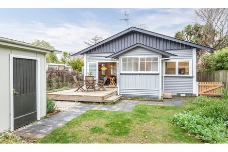Photo of property in 128 Stapletons Road, Richmond, Christchurch, 8013