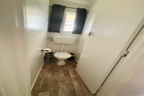 Photo of property in 2/5 Amandale Avenue, Mount Albert, Auckland, 1025