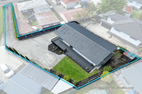 Photo of property in 14b Pipitea Place, Massey, Auckland, 0614