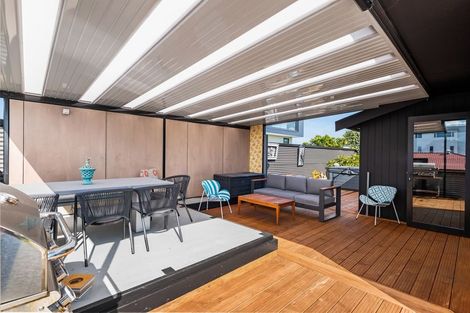 Photo of property in 482 Devon Street East, Strandon, New Plymouth, 4312