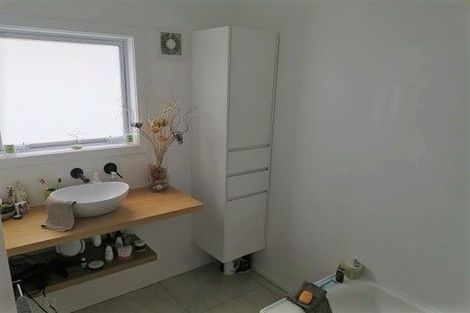 Photo of property in 5 Jacaranda Grove, Maungaraki, Lower Hutt, 5010