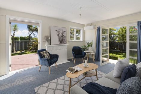 Photo of property in 2 Chaffey Street, Foxton Beach, Foxton, 4815