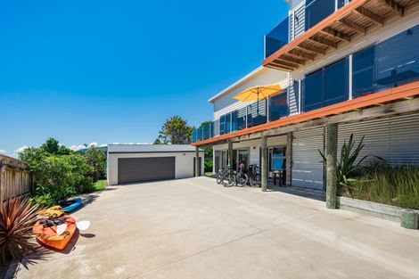 Photo of property in 173 Weggery Drive, Waikanae Beach, Waikanae, 5036