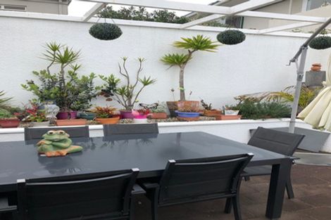 Photo of property in 2/173 East Coast Road, Castor Bay, Auckland, 0620