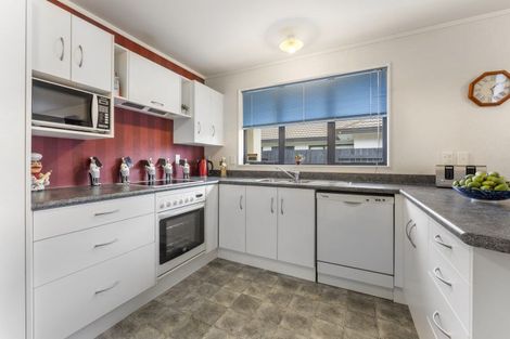 Photo of property in 47 Meridian Grove, Kelvin Grove, Palmerston North, 4414
