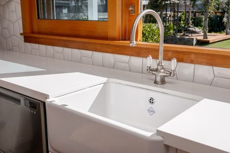 Photo of property in 218 Harris Street, Inner Kaiti, Gisborne, 4010