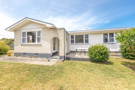 Photo of property in 1 Toi Street, Tawhero, Whanganui, 4501