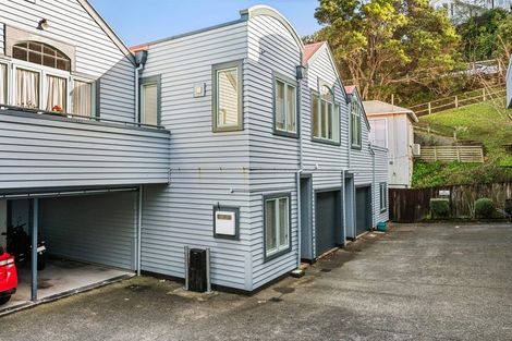 Photo of property in 93a Kelburn Parade, Kelburn, Wellington, 6012