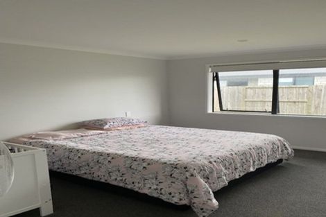 Photo of property in 4 Komata Crescent, Papamoa Beach, Papamoa, 3118