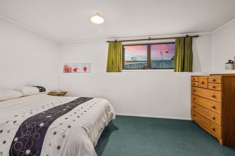 Photo of property in 31 White Heron Drive, Massey, Auckland, 0614