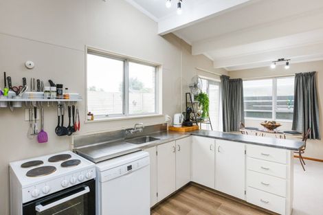 Photo of property in 17 Pinedale Parade, Milson, Palmerston North, 4414