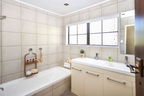 Photo of property in 129 Queen Street, Pukekohe, 2120