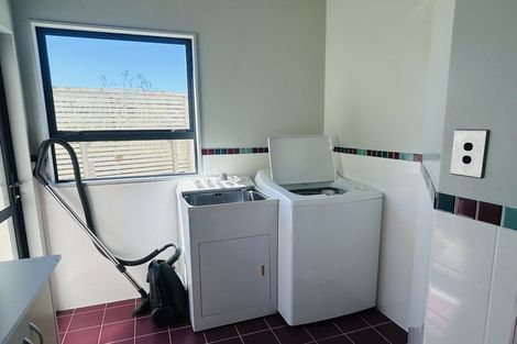 Photo of property in 12a Redwood Avenue, Tawa, Wellington, 5028
