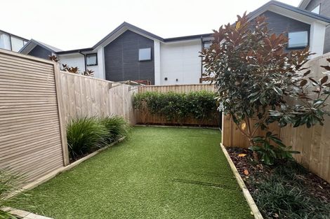 Photo of property in 4/22 Yeovil Road, Te Atatu Peninsula, Auckland, 0610