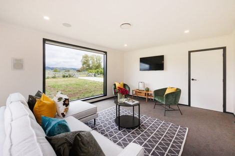 Photo of property in 2 Ashgrove Lane, Ashhurst, 4470