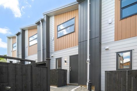 Photo of property in 9/10 Newington Road, Henderson, Auckland, 0612