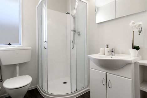 Photo of property in 38 Queen Road, Bellevue, Tauranga, 3110