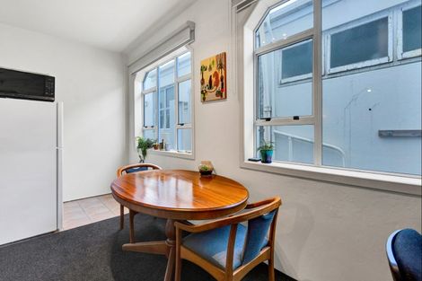Photo of property in Devonport Apartments, 31/127 Saint Aubyn Street, New Plymouth, 4310