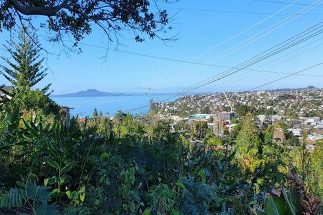 Photo of property in 9 Carlisle Road, Torbay, Auckland, 0630