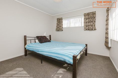 Photo of property in 33 Ribbonwood Crescent, Goodwood Heights, Auckland, 2105
