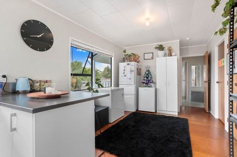 Photo of property in 21 Holmes Drive South, West Harbour, Auckland, 0618