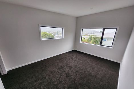 Photo of property in 49 Taylor Terrace, Tawa, Wellington, 5028