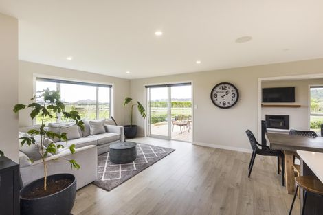 Photo of property in 20 Highland View Drive, Tokomaru, Palmerston North, 4474