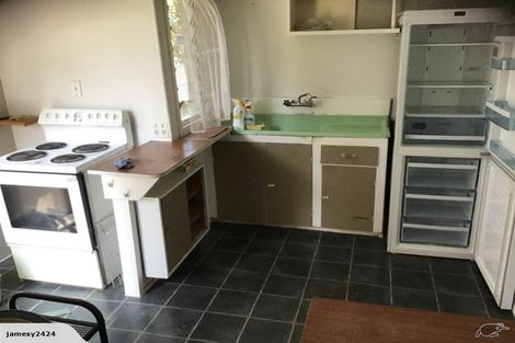 Photo of property in 39 Sutherland Road, Point Chevalier, Auckland, 1025