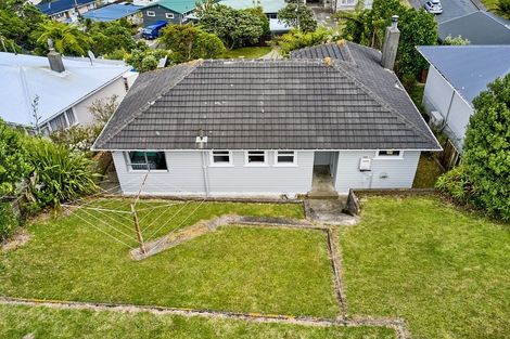 Photo of property in 63 Salford Street, Newlands, Wellington, 6037
