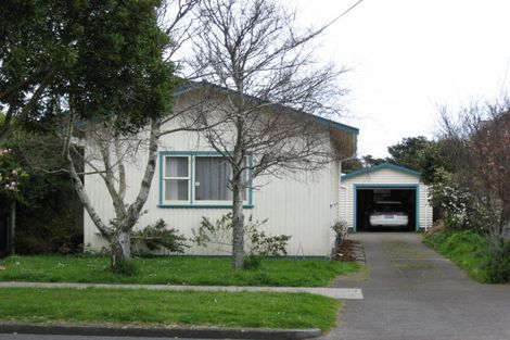 Photo of property in 40 Fitzroy Road, Fitzroy, New Plymouth, 4312