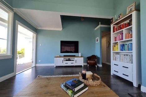 Photo of property in 1047 Whangaparaoa Road, Tindalls Beach, Whangaparaoa, 0930