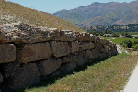 Photo of property in 5 Lake Mckay Drive, Luggate, 9382