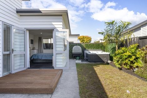 Photo of property in 10 Pimelea Street, Papamoa Beach, Papamoa, 3118