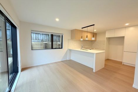 Photo of property in 14d Clairville Crescent, Wai O Taiki Bay, Auckland, 1072