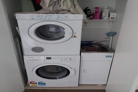 Photo of property in 10/74 Derwent Street, Island Bay, Wellington, 6023