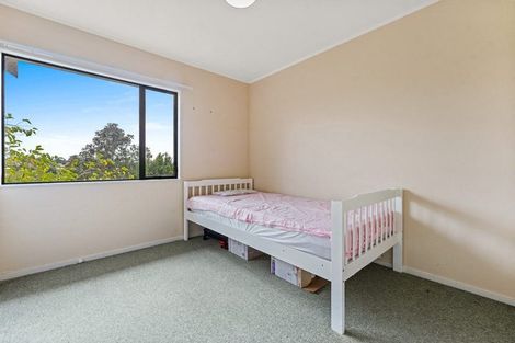 Photo of property in 2/12 Helicon Place, Totara Vale, Auckland, 0629