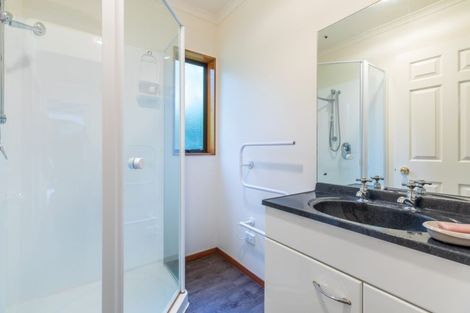 Photo of property in 47a Gatman Street, Birkdale, Auckland, 0626