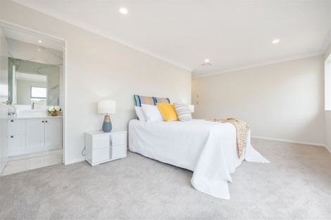 Photo of property in 3 Aklander Rise, Flat Bush, Auckland, 2019