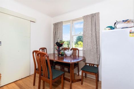 Photo of property in 17 Chilcott Road, Henderson, Auckland, 0612