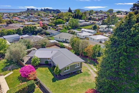Photo of property in 2 Alastair Avenue, Owhata, Rotorua, 3010
