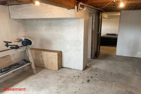 Photo of property in 4b Waiari Road, Conifer Grove, Takanini, 2112