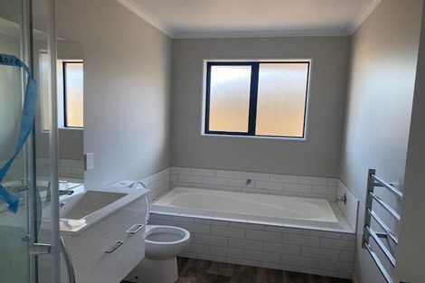 Photo of property in 96 Broadway Parade, Rolleston, 7615