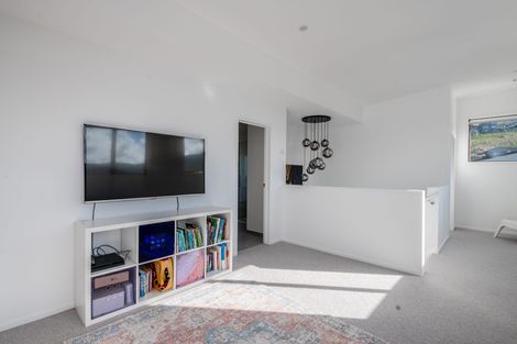 Photo of property in 140 Amesbury Drive, Churton Park, Wellington, 6037