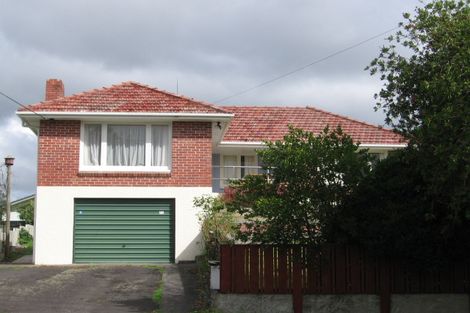 Photo of property in 4 Harrington Road, Henderson, Auckland, 0610