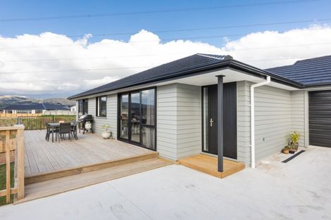 Photo of property in 15 Gibraltar Way, Fitzherbert, Palmerston North, 4410