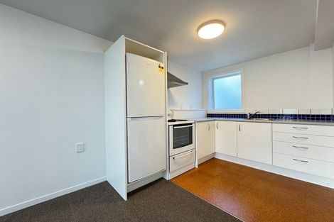 Photo of property in 21 Quigley Street, Newlands, Wellington, 6037